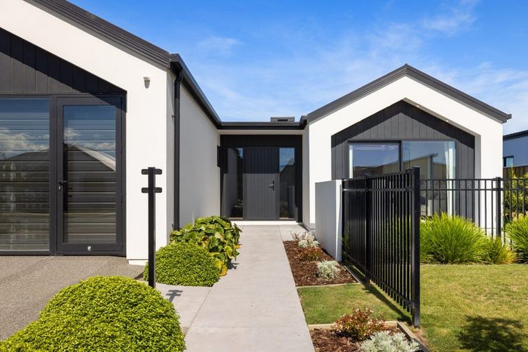 Photo of property in 20 Finstock Way, Rolleston, 7614