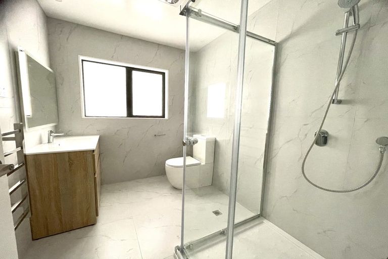 Photo of property in 18 Rorotu Avenue, Karaka, 2113