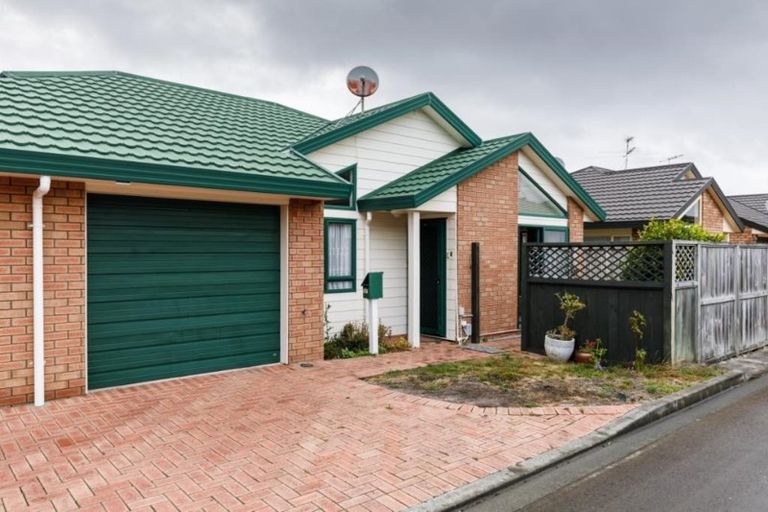 Photo of property in Miramar Villas, 6u7 Brussels Street, Miramar, Wellington, 6022