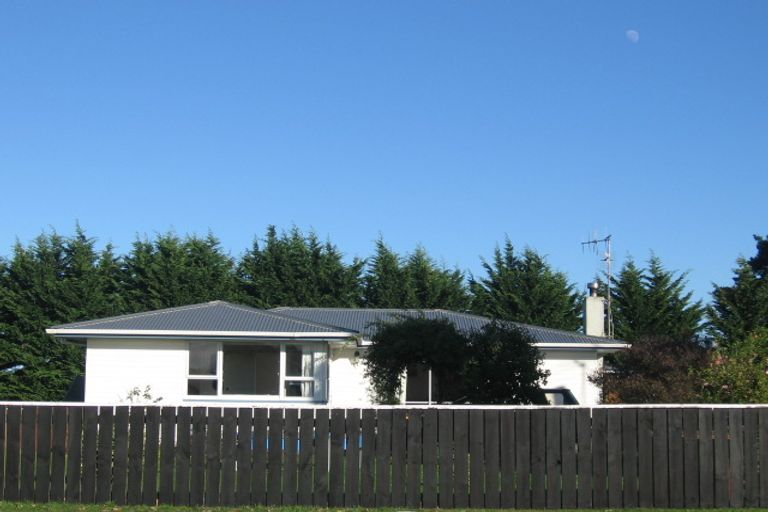Photo of property in 12 Mazengarb Road, Paraparaumu Beach, Paraparaumu, 5032