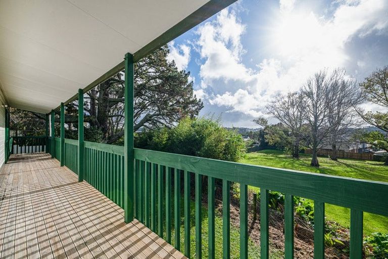 Photo of property in 6a Jillian Drive, Ranui, Auckland, 0612