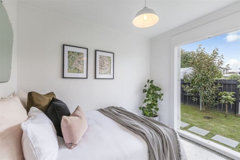 Photo of property in 2/783 Te Atatu Road, Te Atatu Peninsula, Auckland, 0610