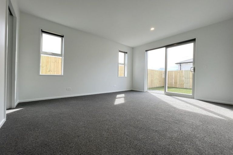 Photo of property in 31 Rita Angus Road, Belfast, 8051