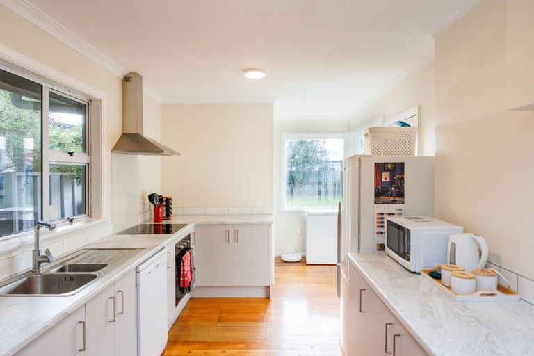 Photo of property in 23 Featherston Street, Takaro, Palmerston North, 4412