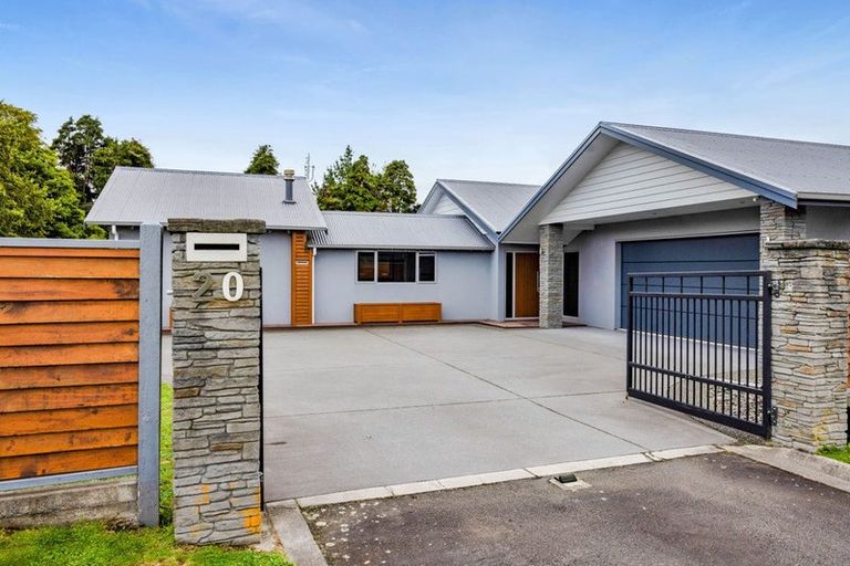 Photo of property in 20 Montague Grove, Stratford, 4332