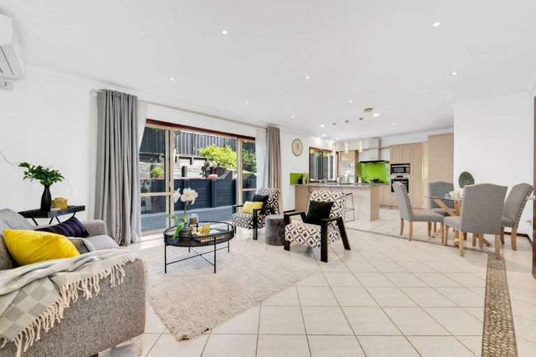 Photo of property in 19 Skye Road, East Tamaki Heights, Auckland, 2016