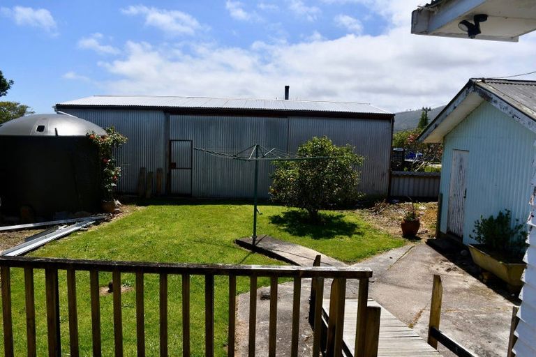 Photo of property in 129 Waverley Street, Karamea, 7893