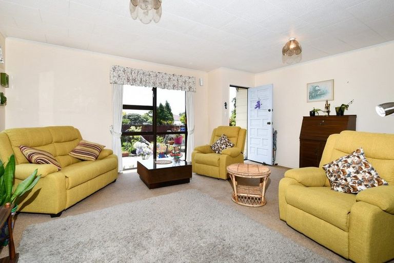 Photo of property in 94 Roberts Road, Te Atatu South, Auckland, 0610