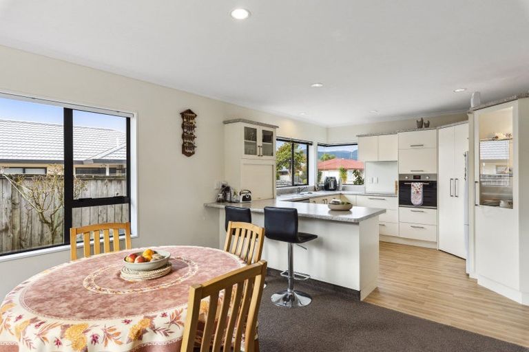 Photo of property in 18 Sunburst Court, Paraparaumu Beach, Paraparaumu, 5032