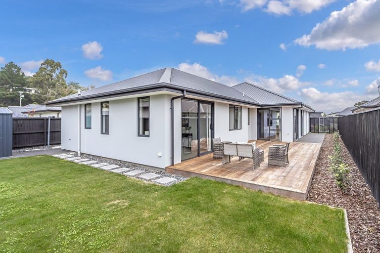 Photo of property in 28 Withers Crescent, Halswell, Christchurch, 8025