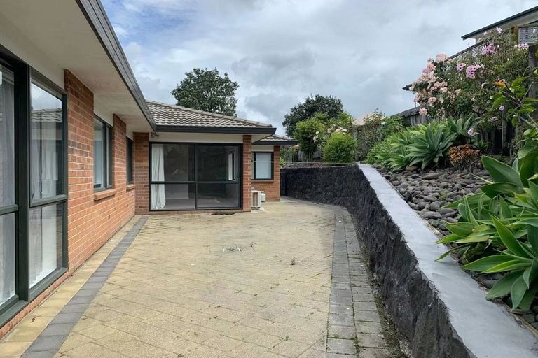 Photo of property in 1 San Carlo Court, Henderson, Auckland, 0612