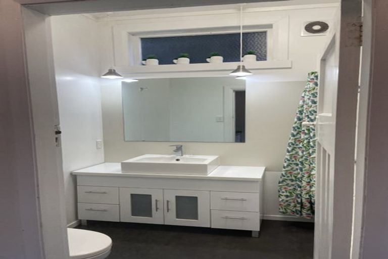 Photo of property in 28 Emerson Street, Berhampore, Wellington, 6023