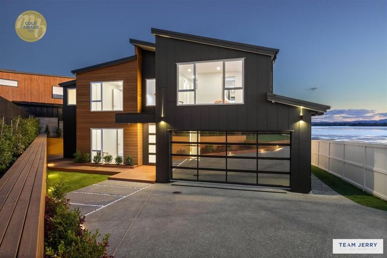 Photo of property in 4 Seawind Way, Hobsonville, Auckland, 0616