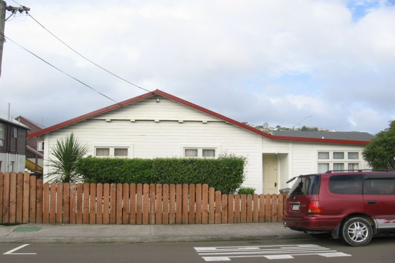 Photo of property in 2 Earp Street, Johnsonville, Wellington, 6037