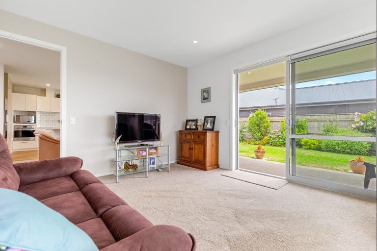 Photo of property in 5 Oak Place, Levin, 5510