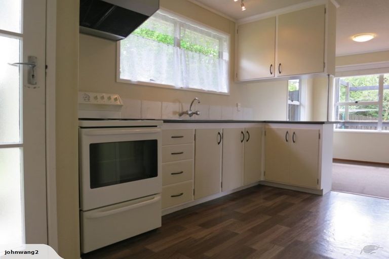 Photo of property in 43 Pisces Road, Glen Eden, Auckland, 0602