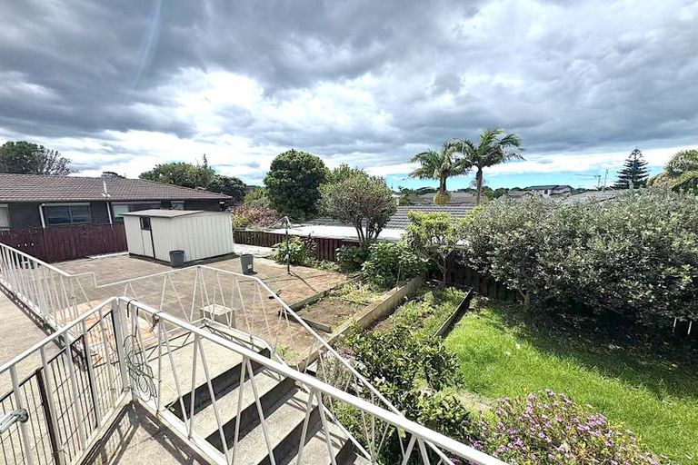Photo of property in 5 Olena Avenue, Sunnyhills, Auckland, 2010
