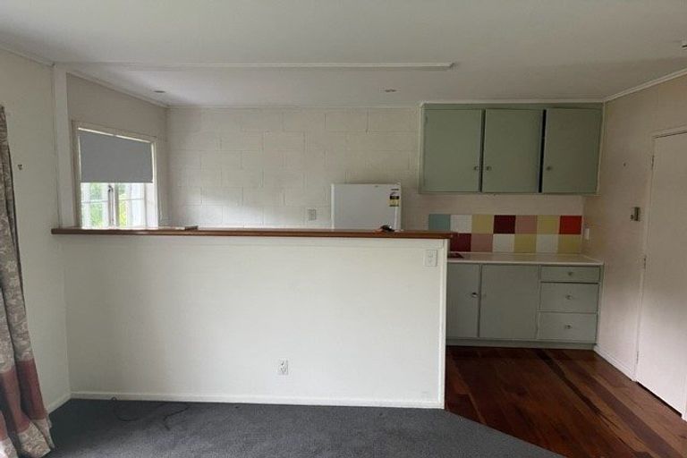 Photo of property in 1a Thurleigh Grove, Karori, Wellington, 6012