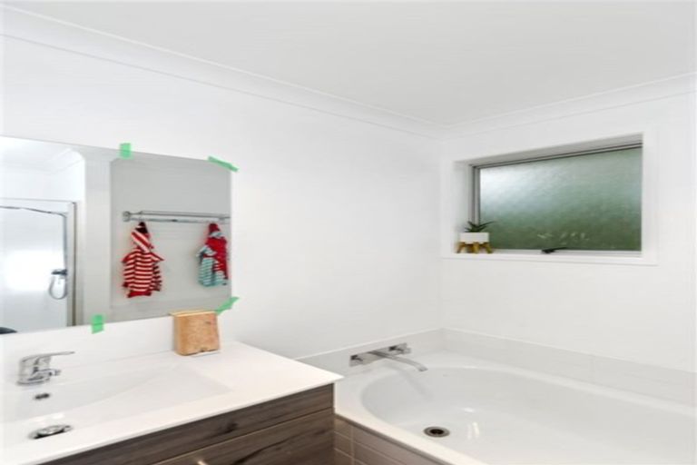 Photo of property in 12a Hobby Avenue, Birkdale, Auckland, 0626