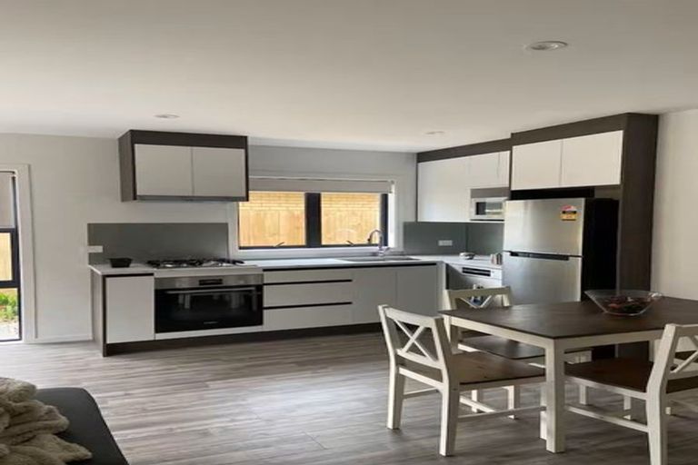 Photo of property in 216a Bucklands Road, Bucklands Beach, Auckland, 2012