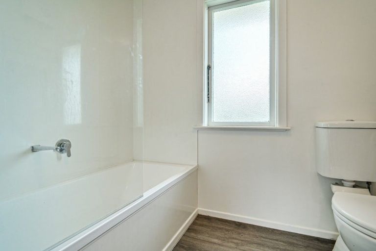 Photo of property in 433 Dalcross Street, Mayfair, Hastings, 4122