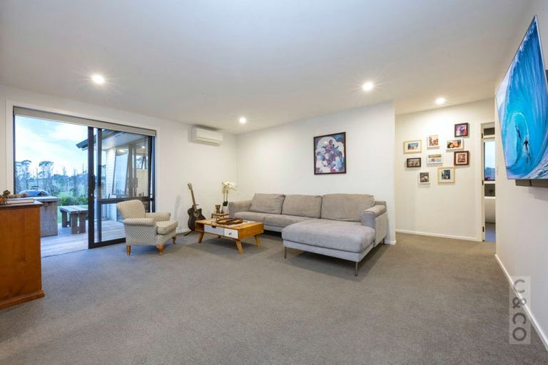 Photo of property in 225b Amreins Road, Taupaki, 0782
