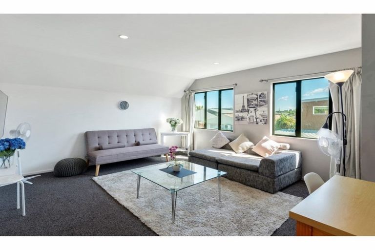 Photo of property in 12 Burdale Street, Riccarton, Christchurch, 8011