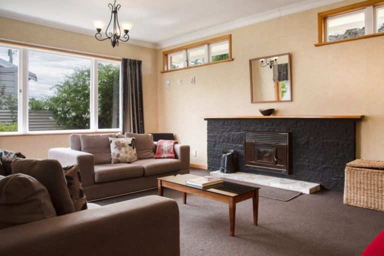 Photo of property in 64 Cologne Street, Martinborough, 5711