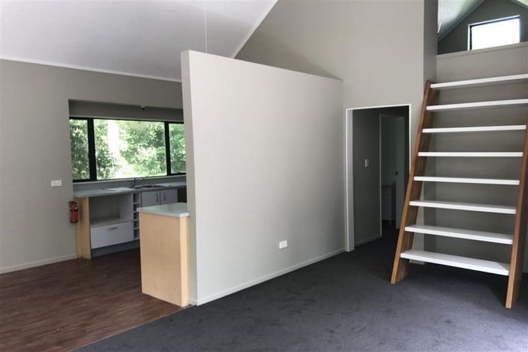 Photo of property in 5 Lysander Crescent, Beach Haven, Auckland, 0626