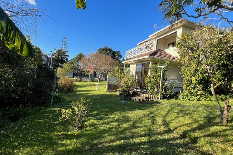 Photo of property in 4 Rae Road, Campbells Bay, Auckland, 0620