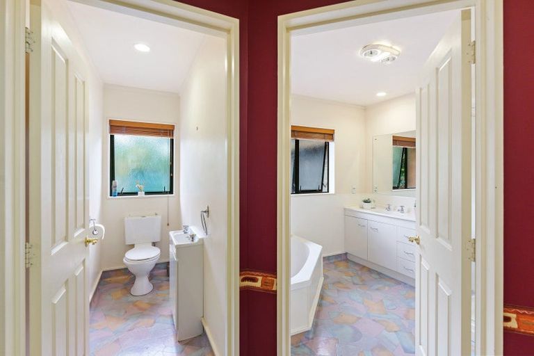 Photo of property in 10 Tararua Crescent, Otaki, 5512