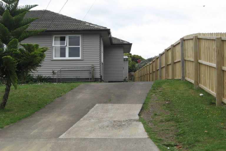 Photo of property in 46 Plumley Crescent, Mangere, Auckland, 2022