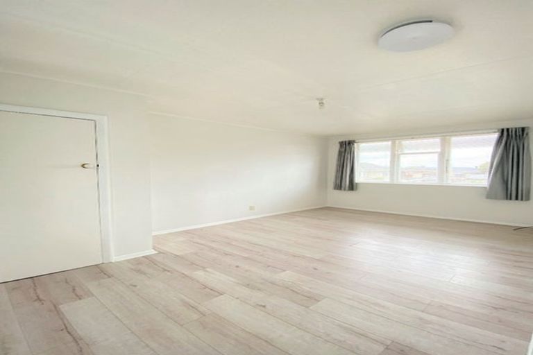 Photo of property in 48 Arimu Road, Papakura, 2110