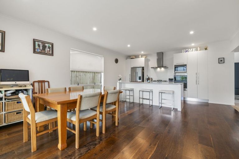 Photo of property in 22 Couldrey Crescent, Red Beach, 0932