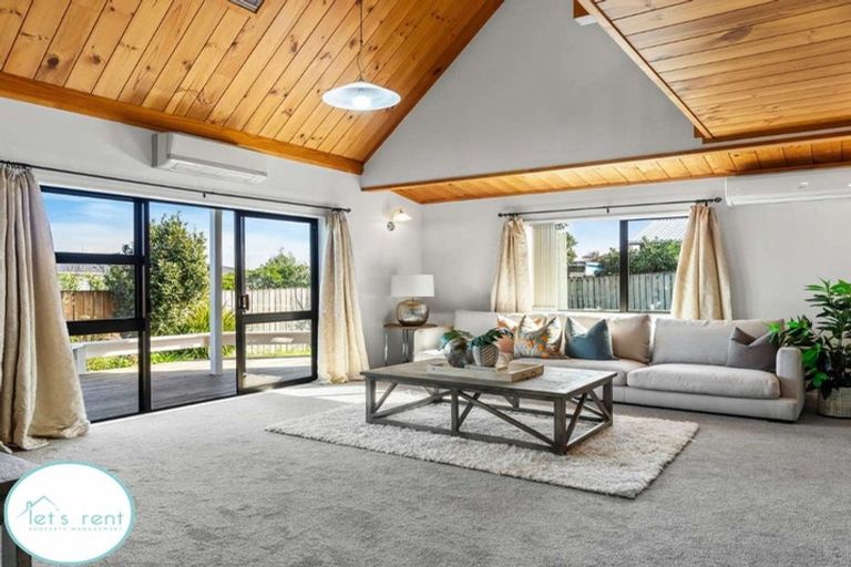 Photo of property in 2/11 Nelson Street, Papakura, 2110