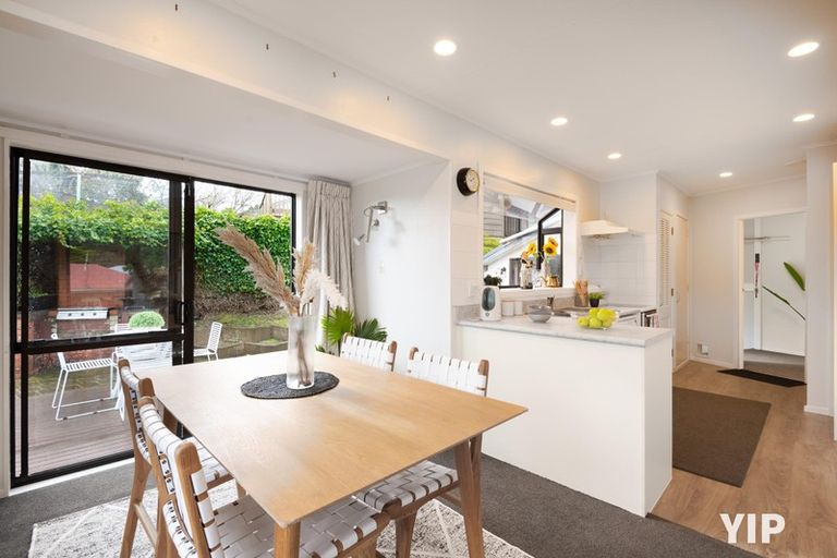 Photo of property in 96 Stewart Drive, Newlands, Wellington, 6037