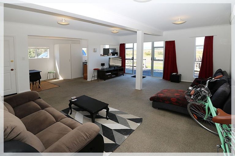 Photo of property in 67 Hartley Street, Foxton Beach, Foxton, 4815