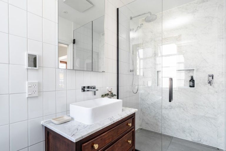 Photo of property in Norton Flats, 302u3 Willis Street, Aro Valley, Wellington, 6011