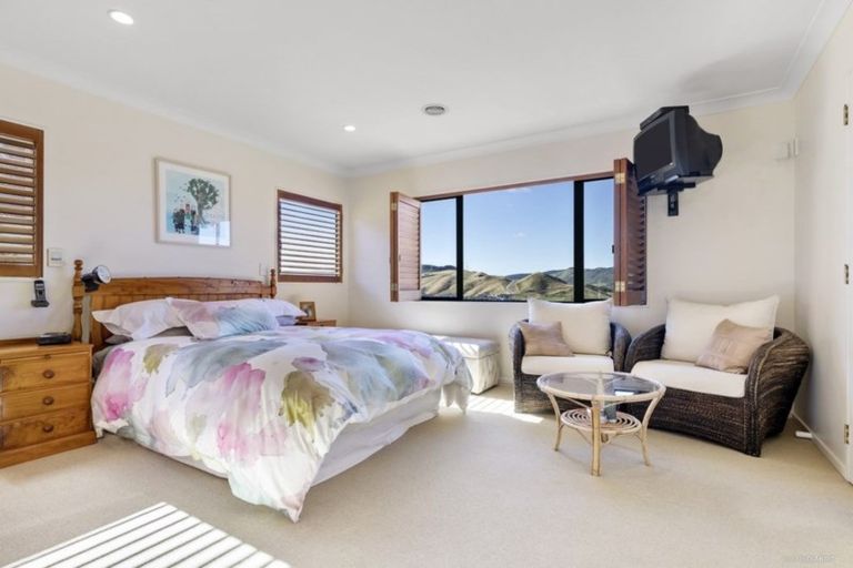 Photo of property in 26 Waverton Terrace, Churton Park, Wellington, 6037