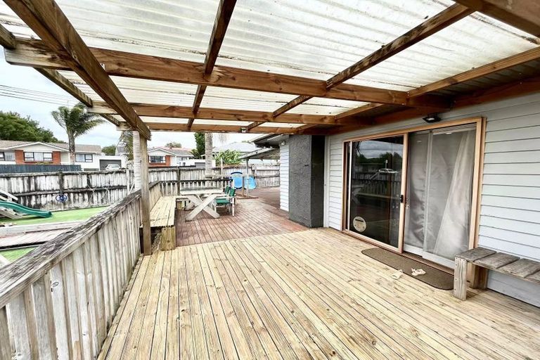 Photo of property in 112 Edmonton Road, Henderson, Auckland, 0612