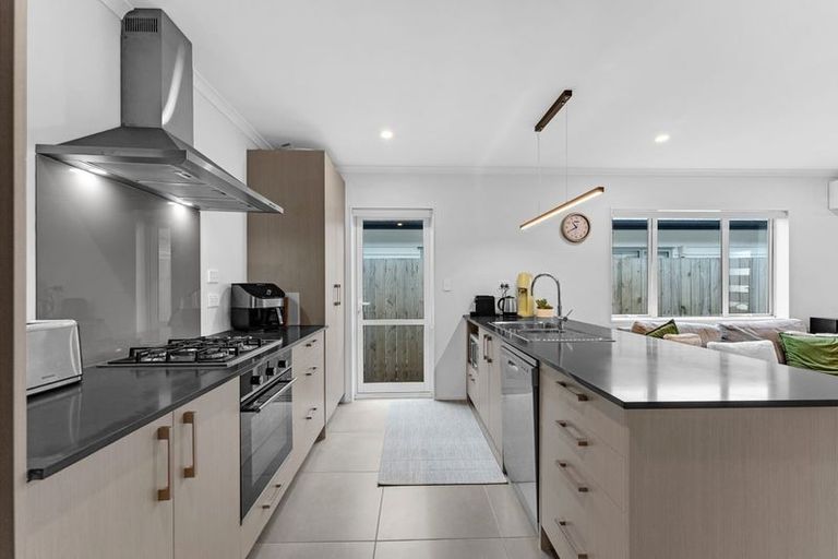 Photo of property in 101 Kuaka Drive, Takanini, 2112