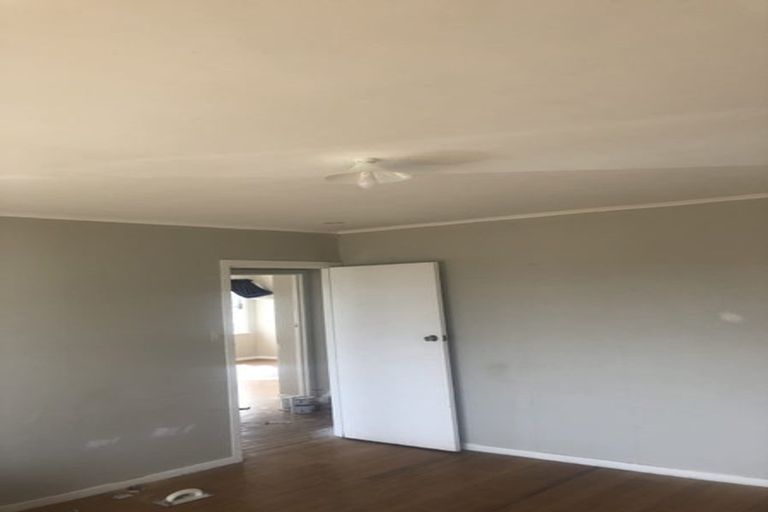 Photo of property in 1/33 Roberts Road, Glenfield, Auckland, 0629