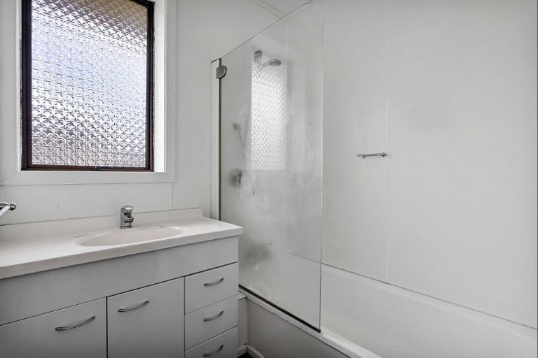 Photo of property in 72 Reid Avenue, Hawera, 4610
