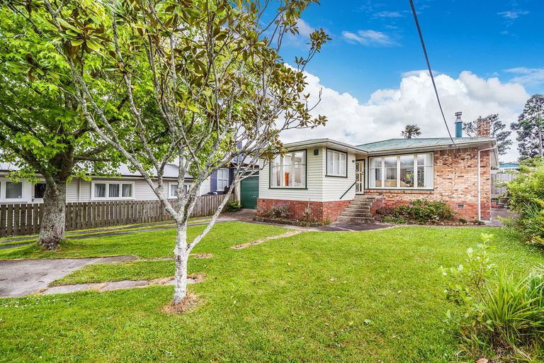 Photo of property in 29 Strid Road, Te Atatu South, Auckland, 0610