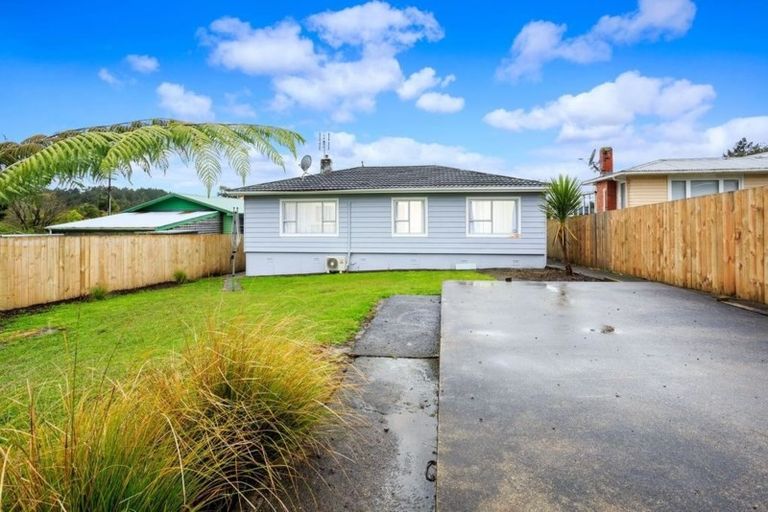 Photo of property in 238 Henderson Valley Road, Henderson, Auckland, 0612
