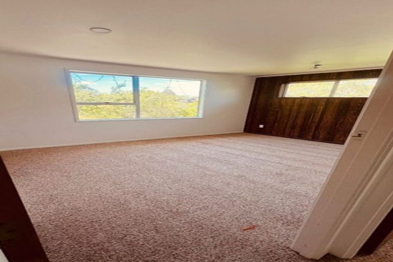 Photo of property in 8 Glucina Place, Glen Eden, Auckland, 0602