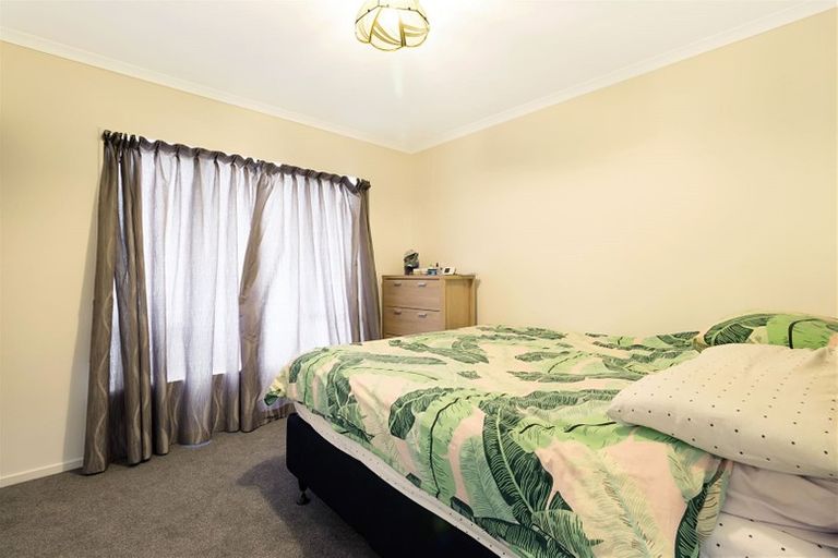 Photo of property in 25 Martin Jugum Lane, Ranui, Auckland, 0612