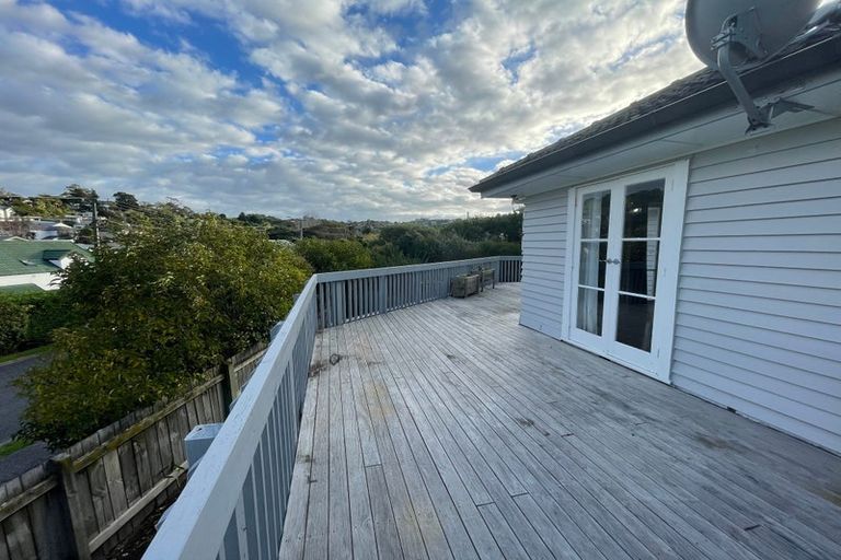 Photo of property in 42 Lyons Avenue, Murrays Bay, Auckland, 0630