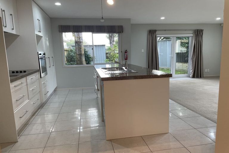 Photo of property in 17 Brennan Avenue, Te Atatu Peninsula, Auckland, 0610