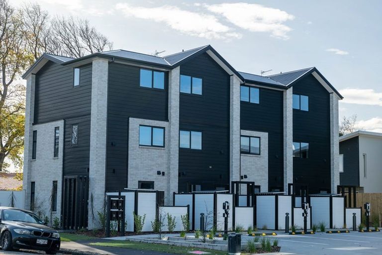 Photo of property in 6a/2 Taramea Place, Addington, Christchurch, 8024